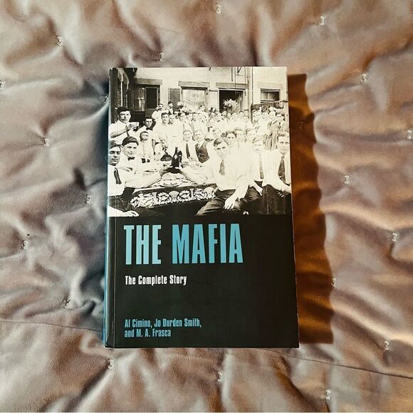 The Mafia: The Complete Story Book by Al Cimino et al Historical Fiction - Picture 3 of 12